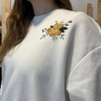 Vyšívaná mikina #001 – krémová - další pohled