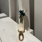 Vyšívaná klíčenka – Chrpy - další pohled